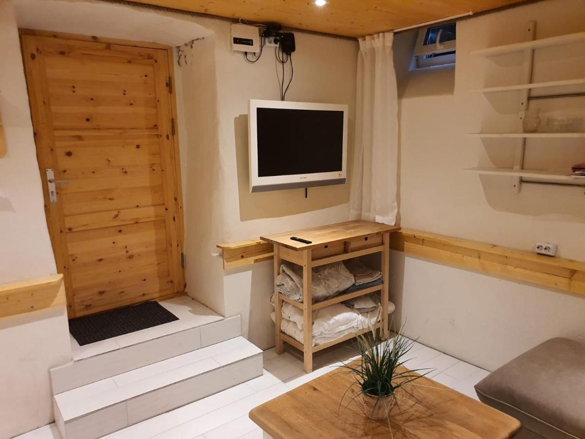 City Center Basement Studio Tallinn Extérieur photo